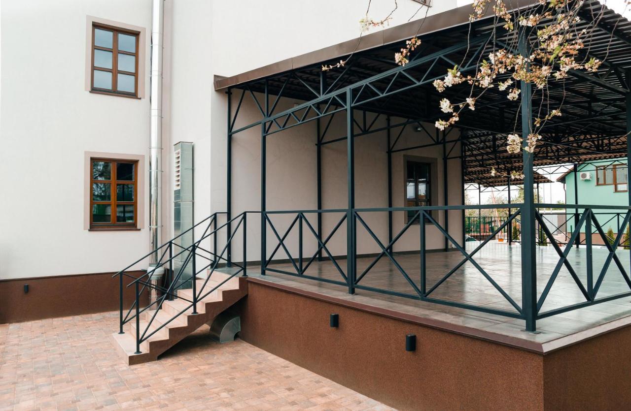 Belastok Hotel Nyasvizh Exterior photo